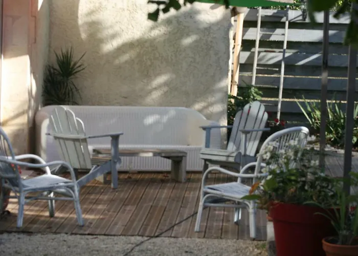Maison Lavande Bed & Breakfast 3*